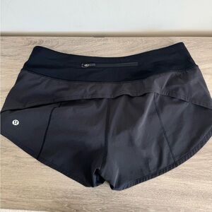 Lululemon shorts size 6
